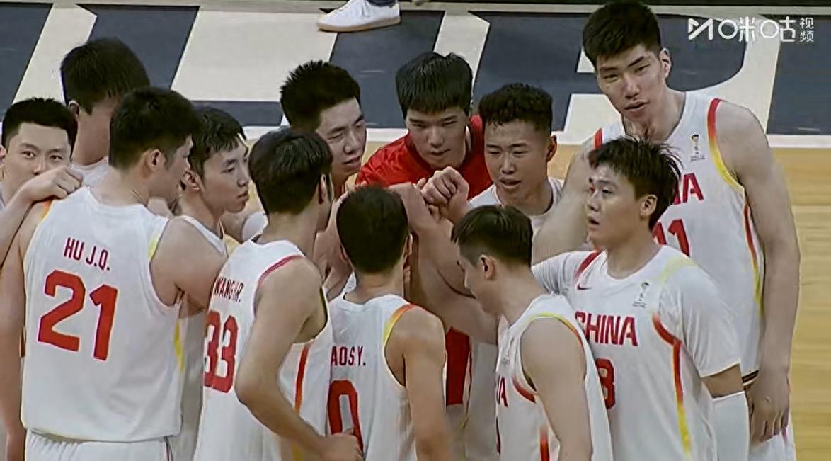 开云体育-服了！台北球迷赞中国男篮一人：不吼叫也很沉稳，有技术也有帶脑